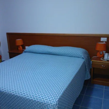 La Buvette Hotel *